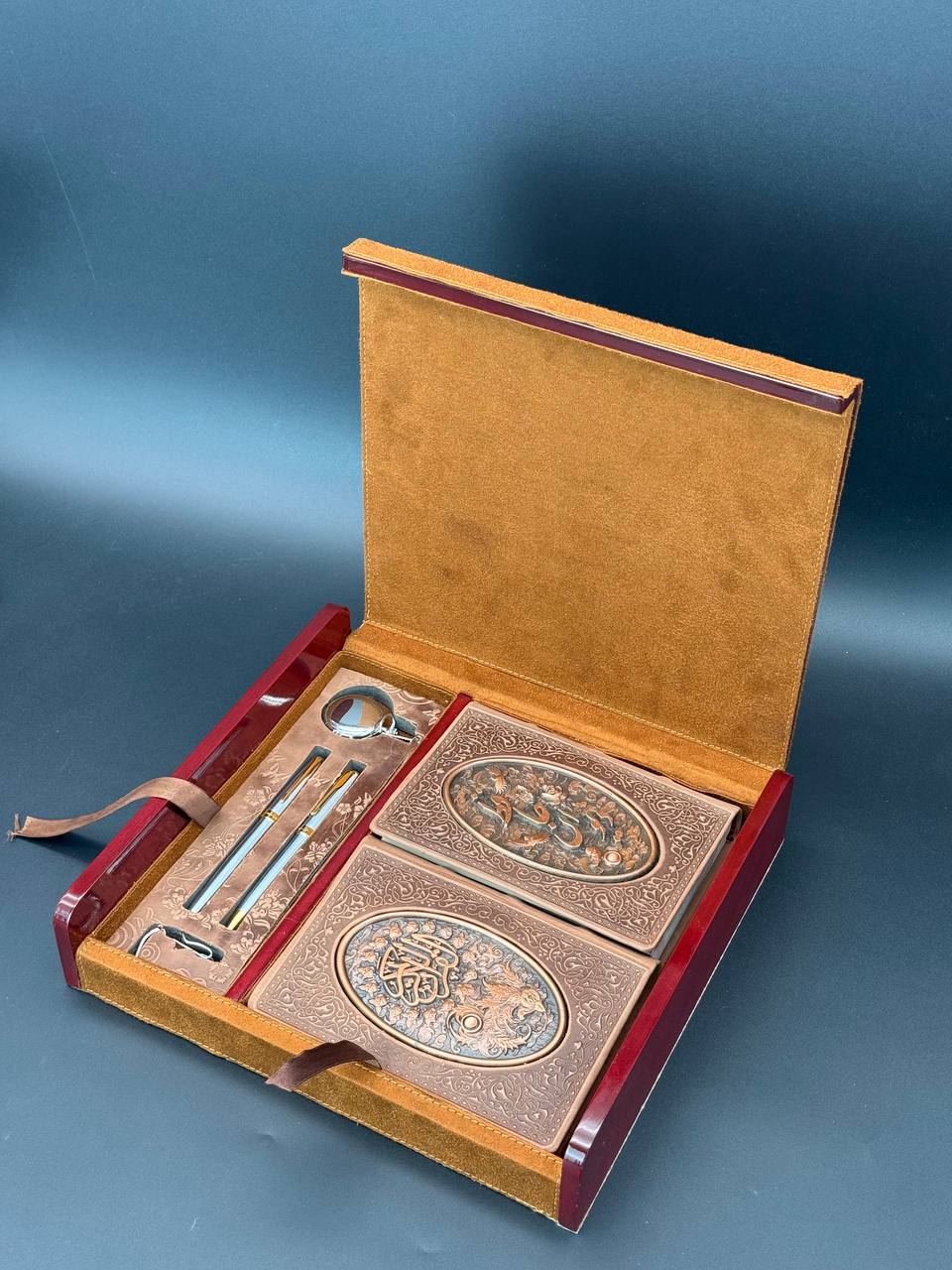Twin Set – Quran & Hafez Book 18 in Wooden Box - Image 2