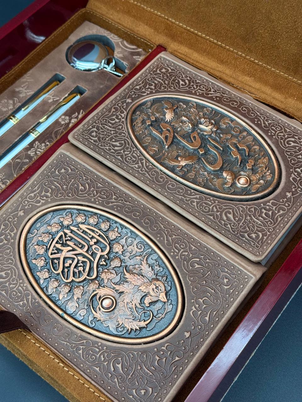 Twin Set – Quran & Hafez Book 18 in Wooden Box - Image 3