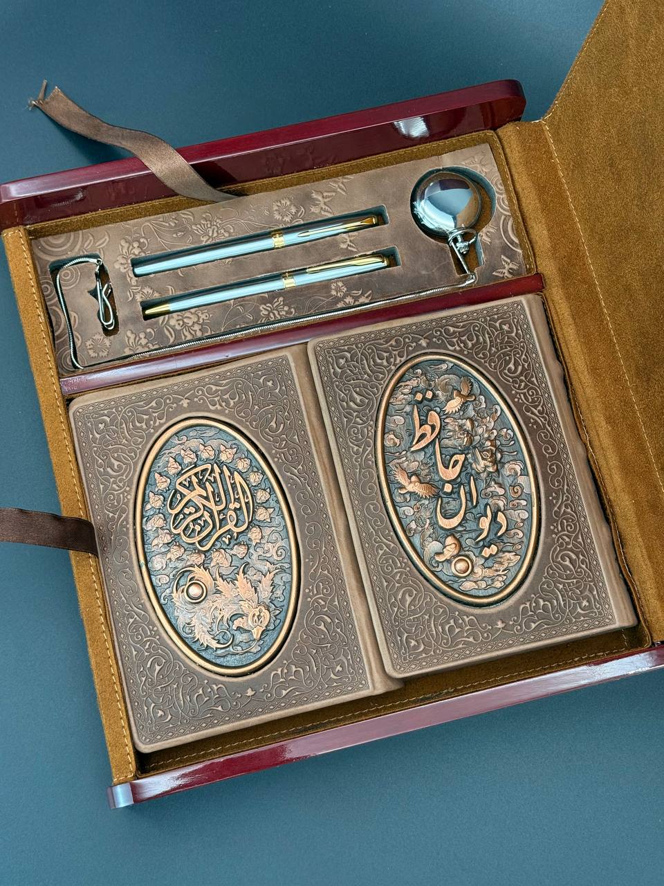 Twin Set – Quran & Hafez Book 18 in Wooden Box - Image 5