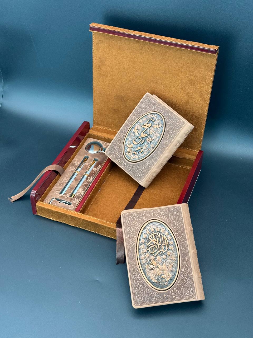Twin Set – Quran & Hafez Book 18 in Wooden Box - Image 6